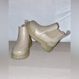 Old Navy Toddler Chelsea boots 6C